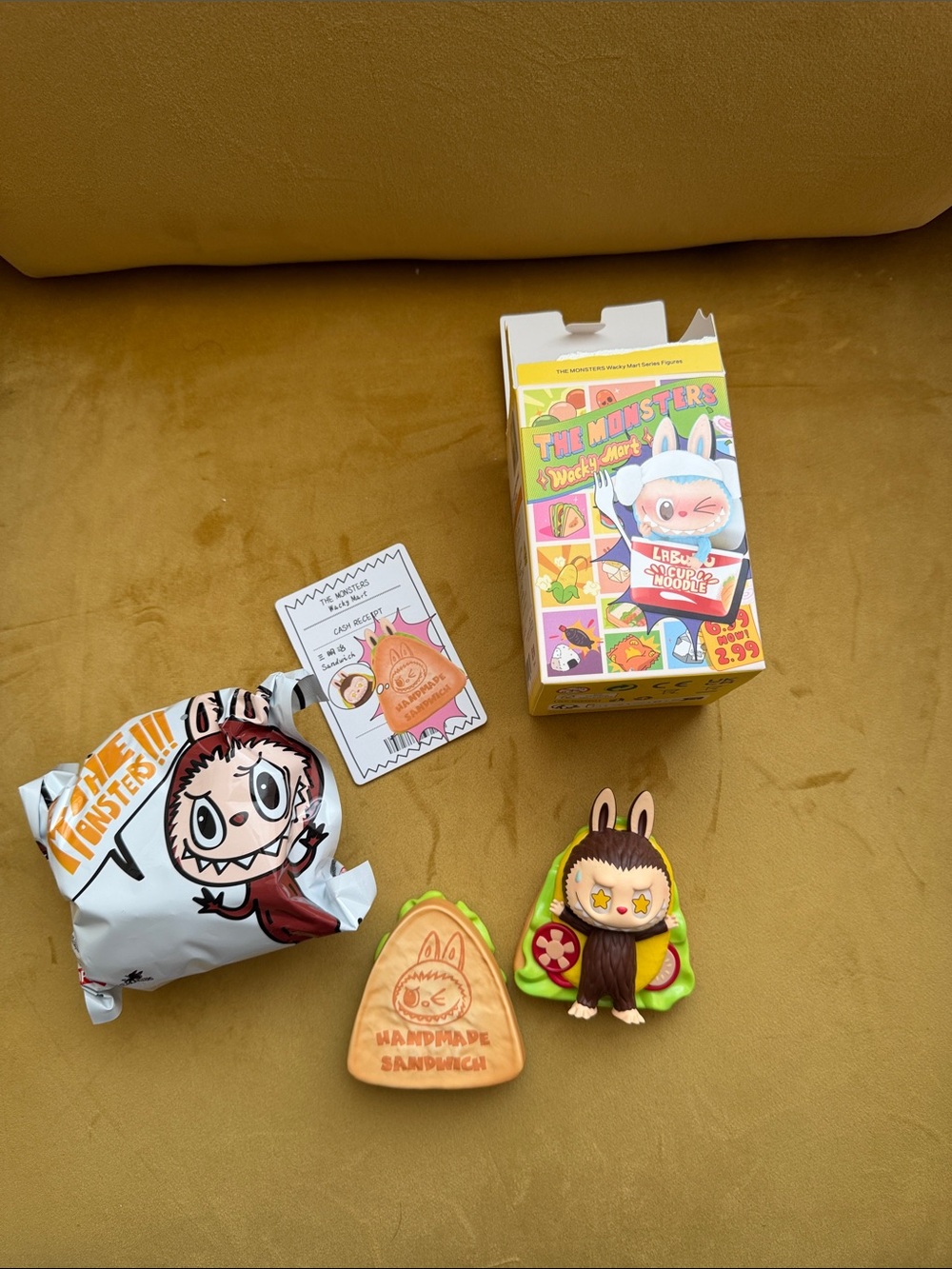 POP MART Labubu Wacky Mart Sandwich figurine
